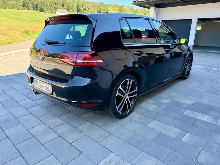 Volkswagen Golf 2015 photo 2