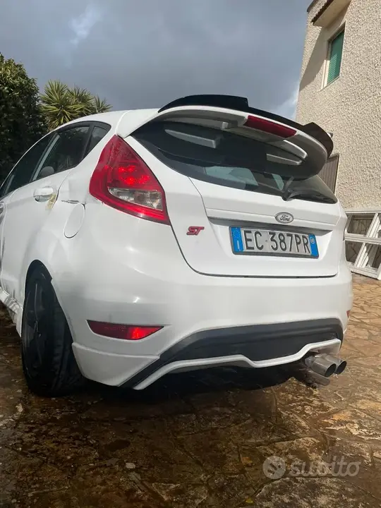 Ford Fiesta 2010 photo 5