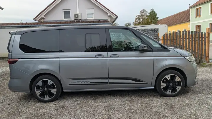 Volkswagen Multivan 2025 photo 2