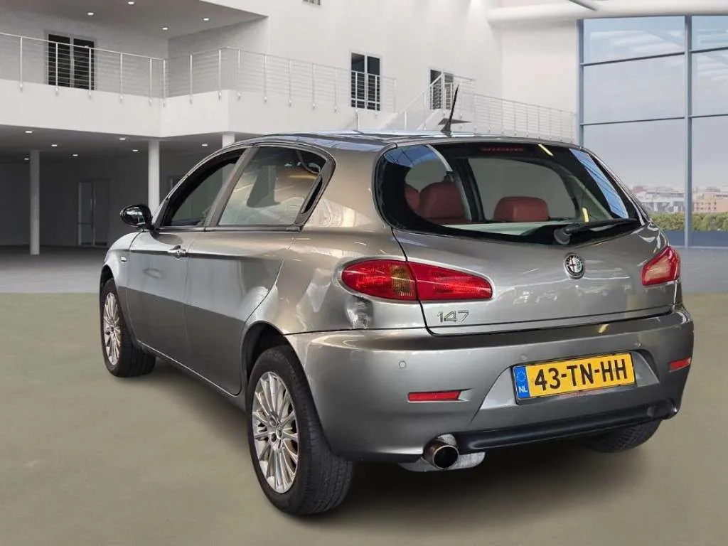Alfa Romeo 147 2006 photo 2