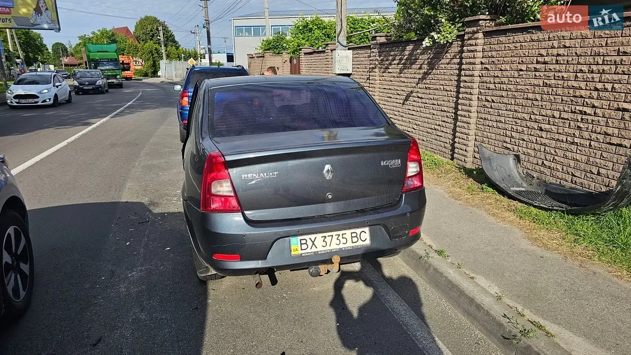 Renault Logan 2010 photo 3