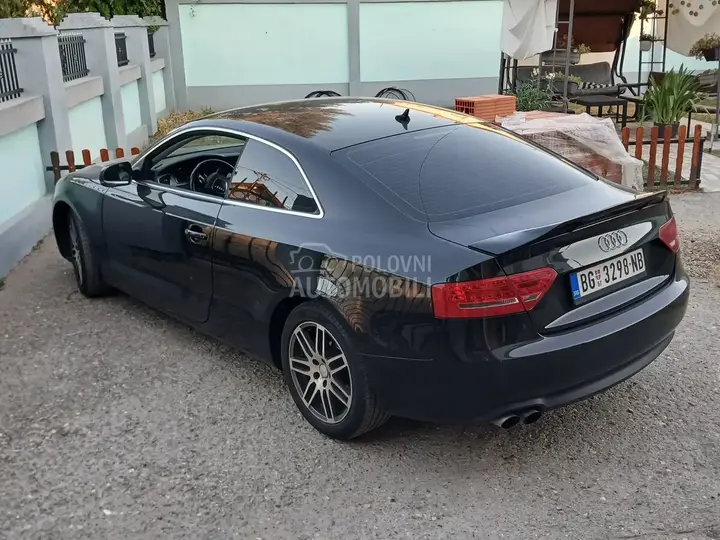 Audi A5 2009 photo 3