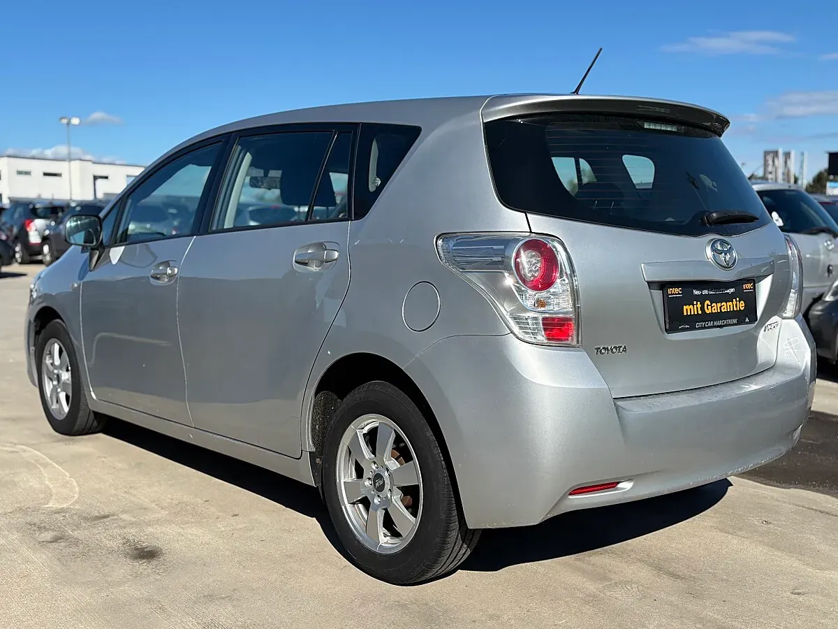 Toyota Verso 2011 photo 3