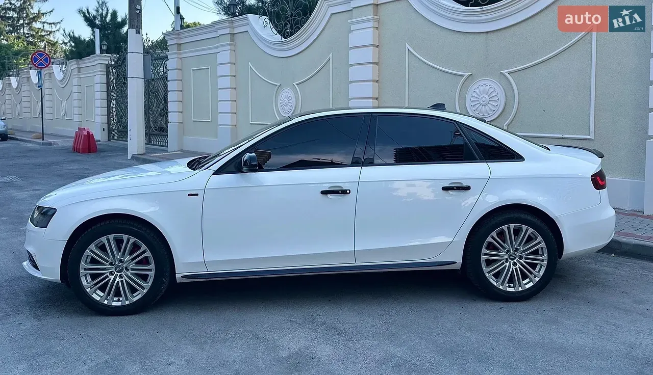 Audi A4 2012 photo 4