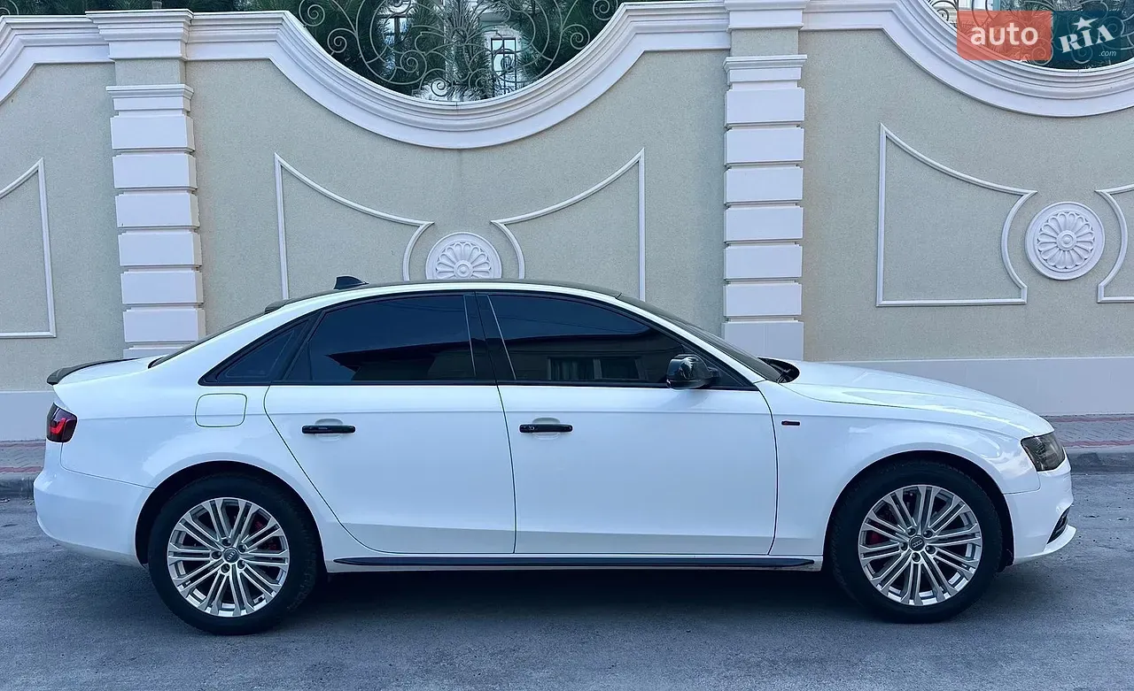 Audi A4 2012 photo 5