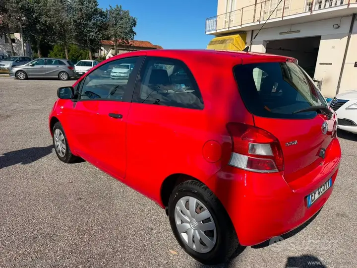 Toyota Yaris 2011 photo 5