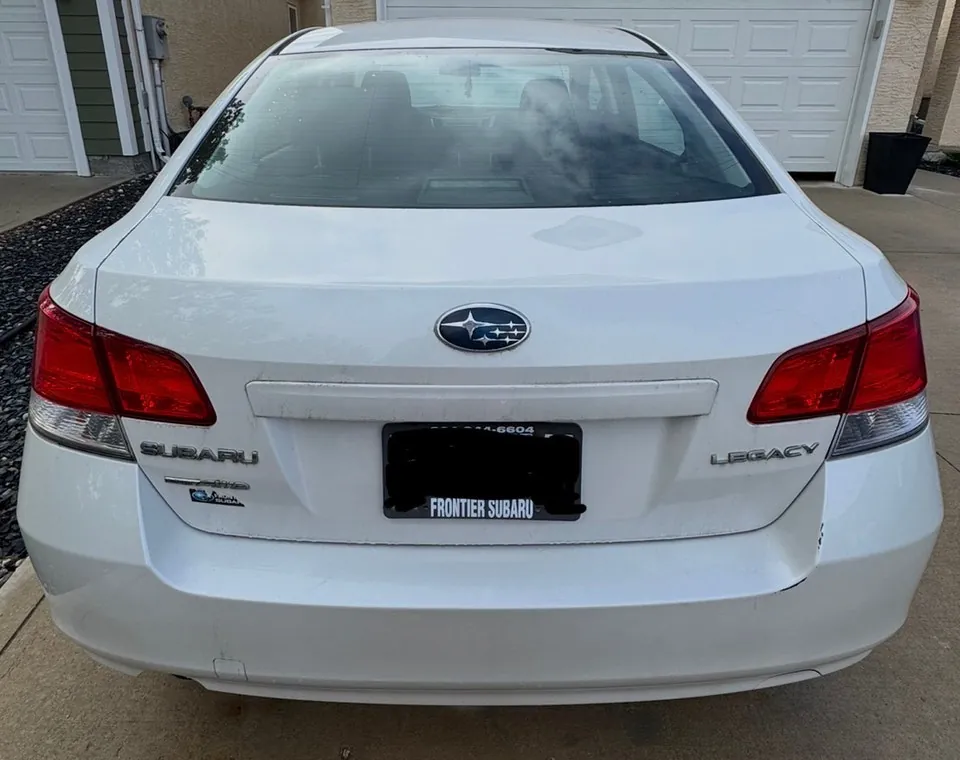 Subaru Legacy 2011 photo 4