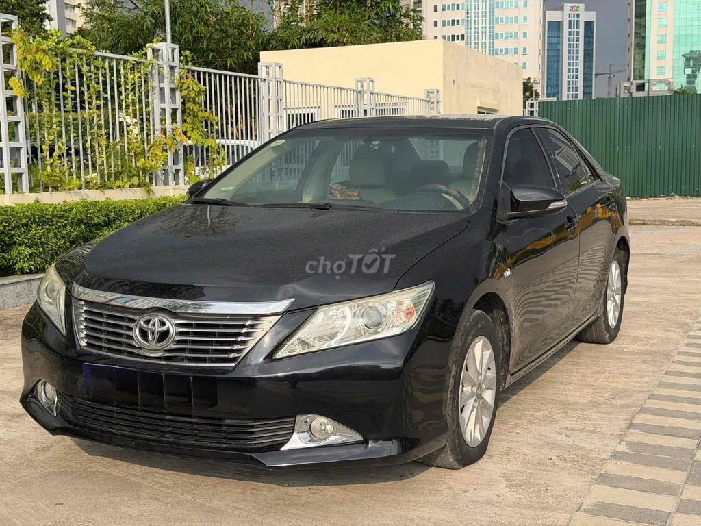 Toyota Camry 2014 photo 2