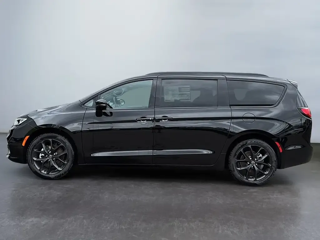 Chrysler Pacifica 2026 photo 3