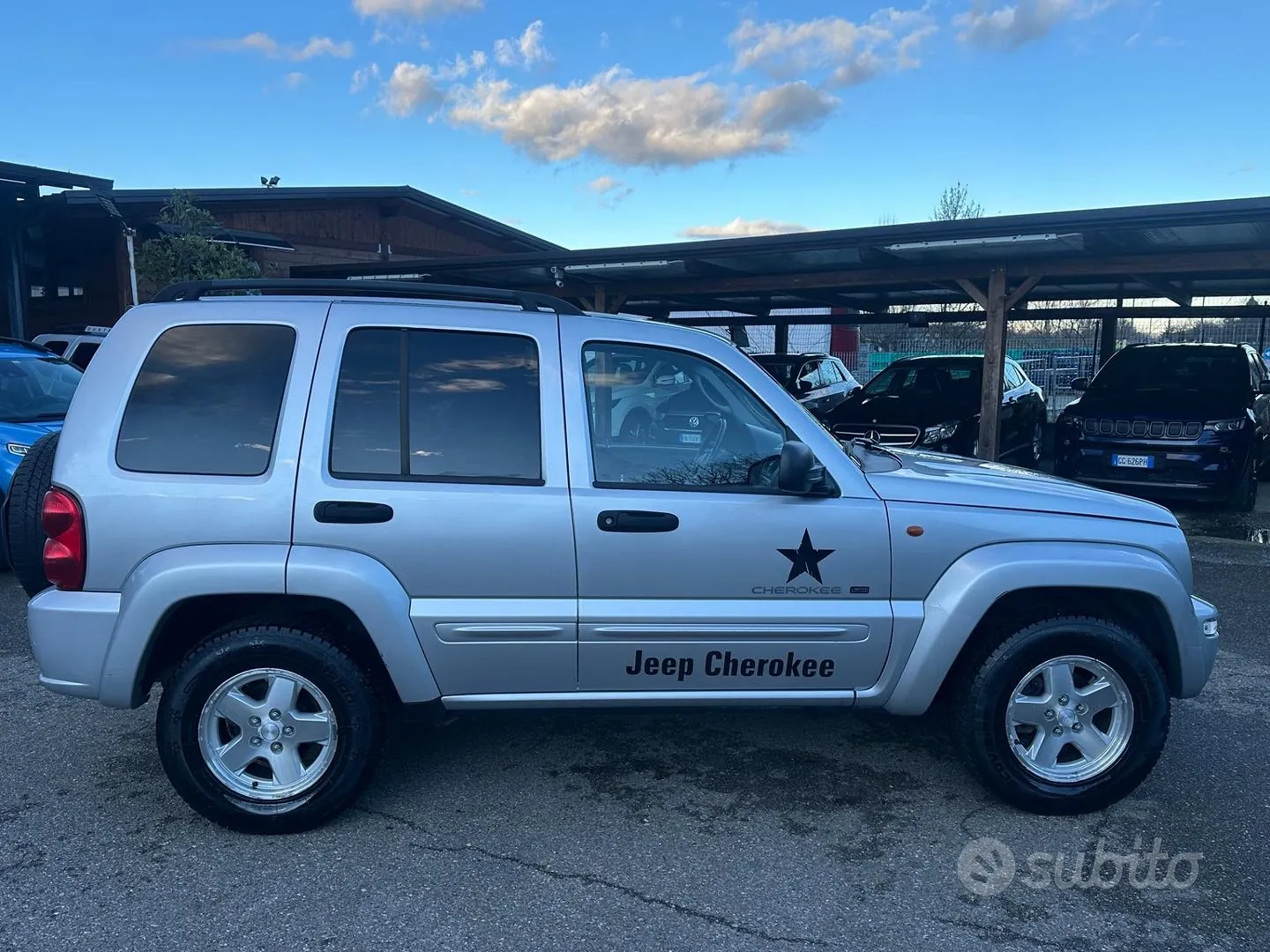 Jeep Cherokee 2003 photo 2