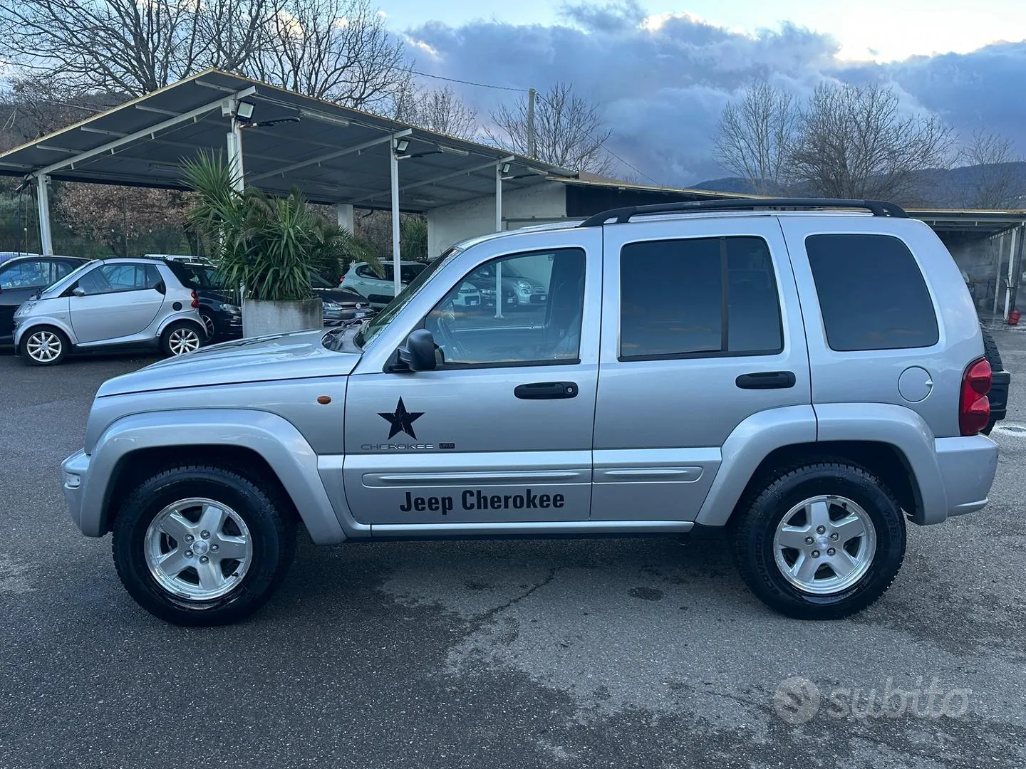 Jeep Cherokee 2003 photo 3