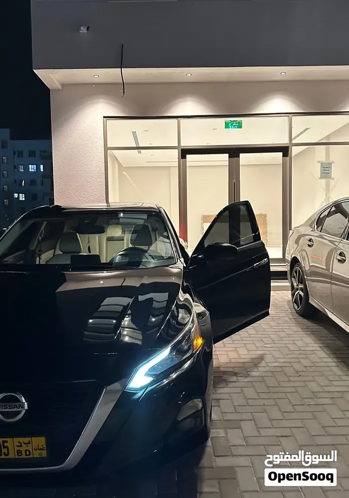 Nissan Altima 2019 photo 2