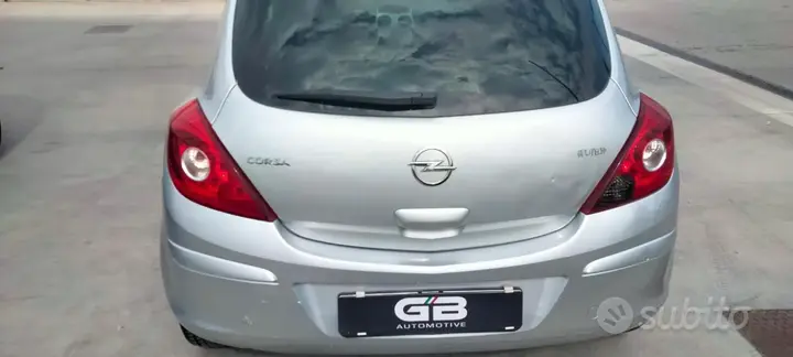Opel Corsa 2012 photo 2