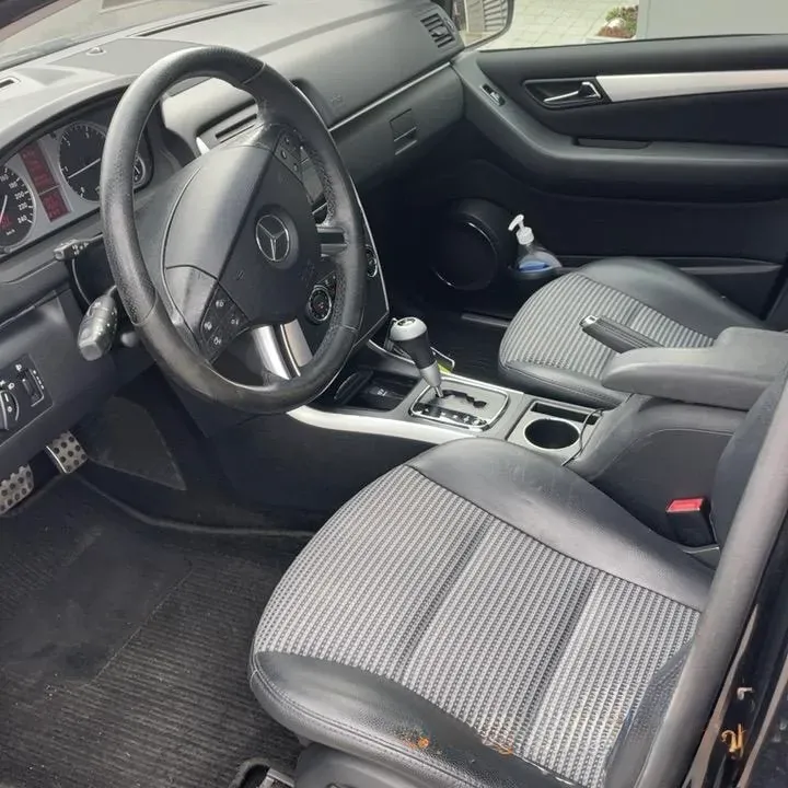 Mercedes-Benz B-Class 2009 photo 2