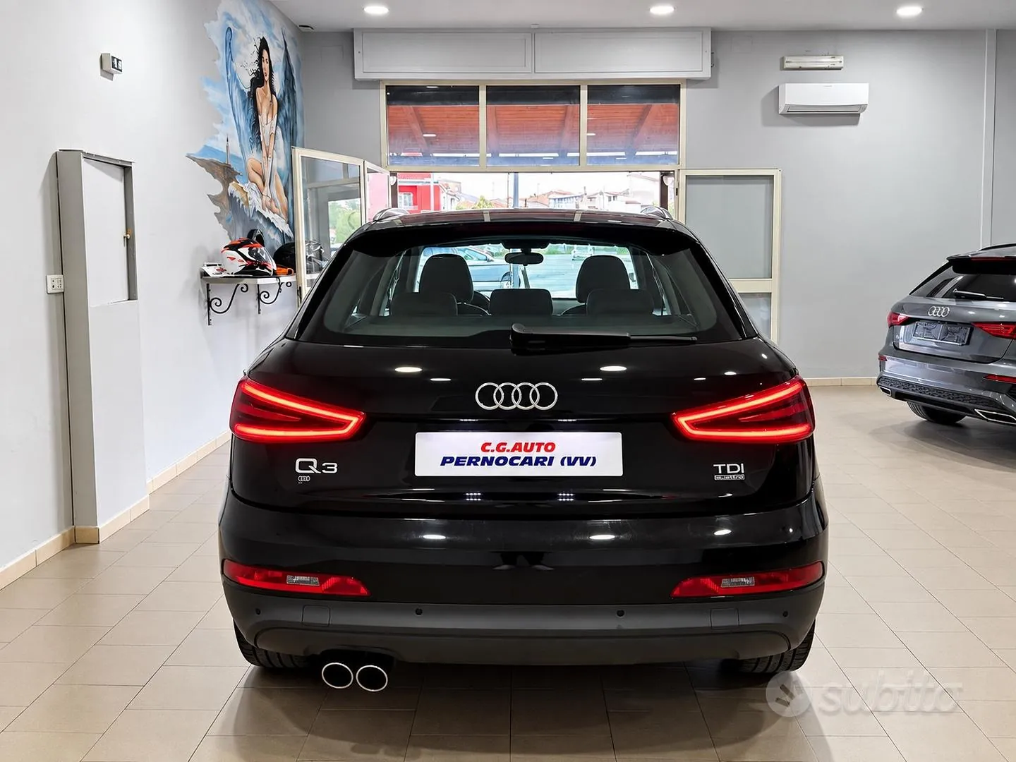 Audi Q3 2012 photo 2