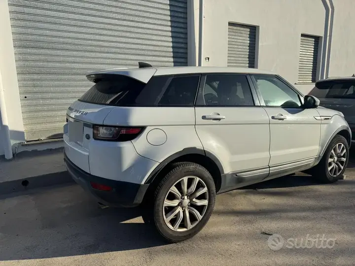 Land Rover Range Rover Evoque 2018 photo 3