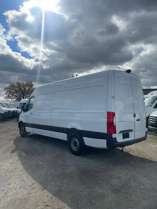 Mercedes-Benz Sprinter 2025 photo 2