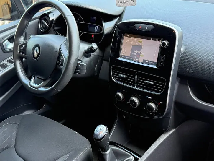 Renault Clio 2018 photo 2
