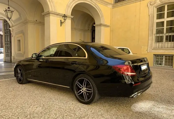 Mercedes-Benz E200