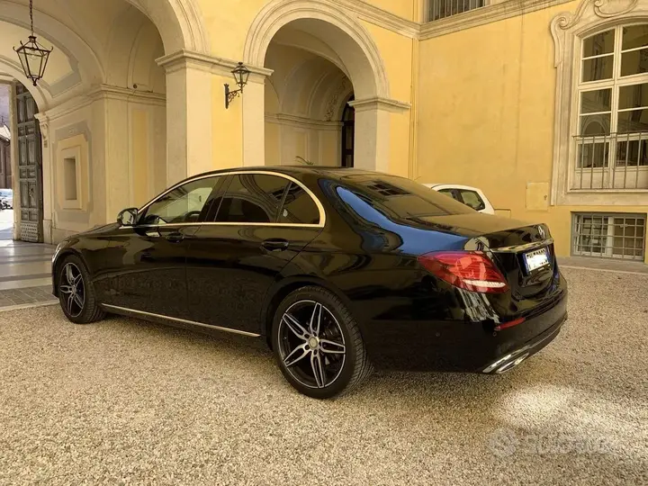 Mercedes-Benz E200 2019 photo 3