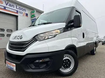 Iveco Daily 2022 photo 2