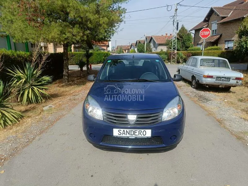 Dacia Sandero 2010 photo 2