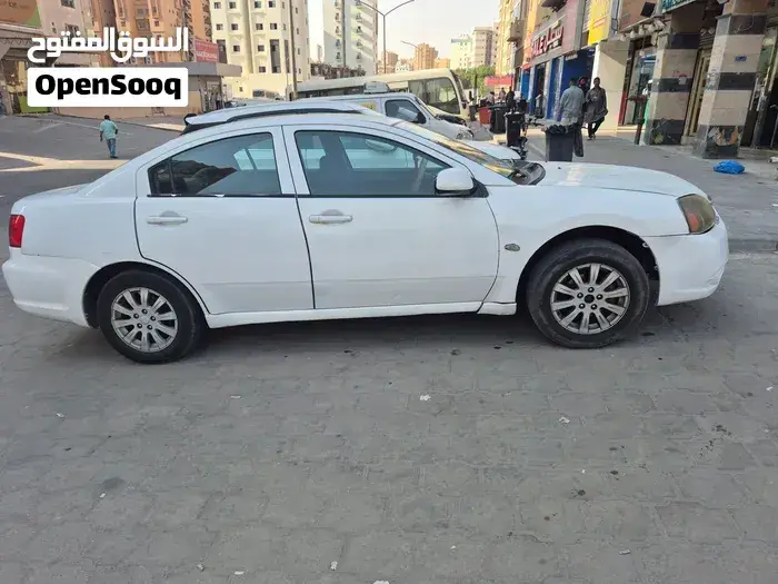 Mitsubishi Galant 2012 photo 3