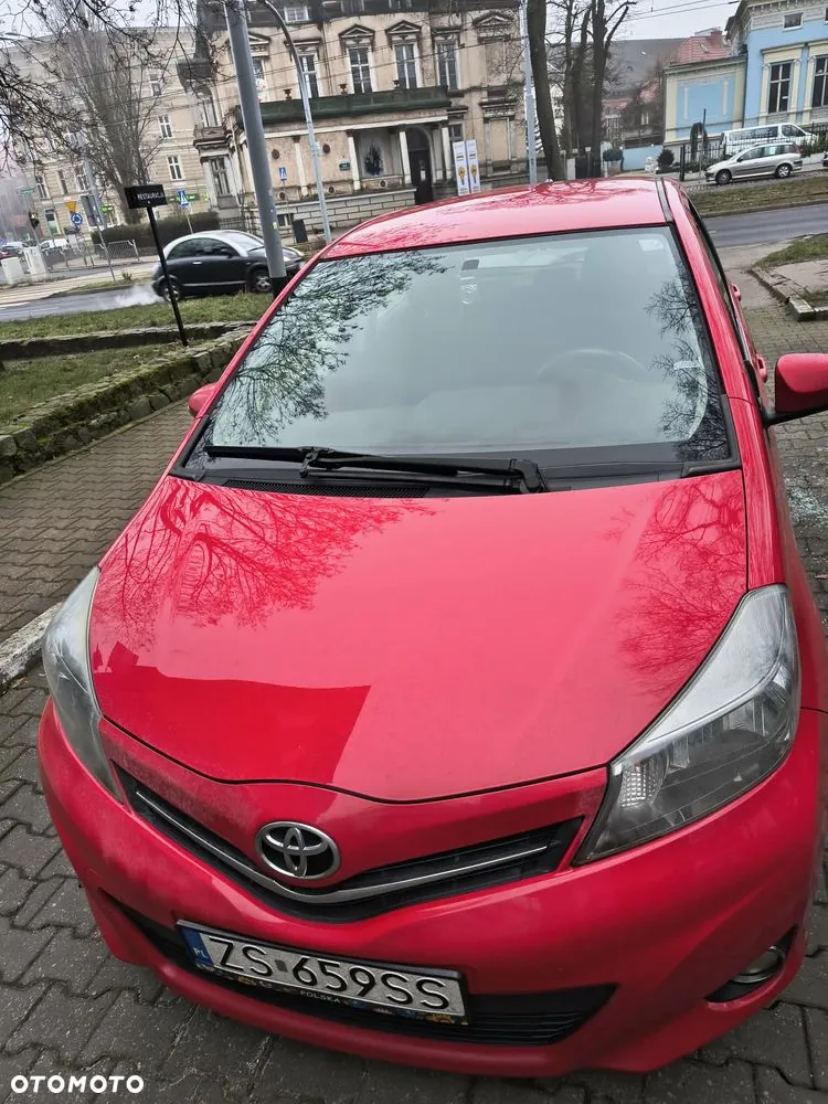 Toyota Yaris 2012 photo 3