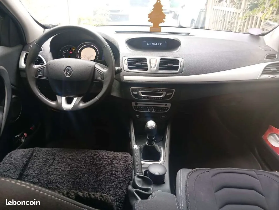 Renault Megane 2010 photo 4