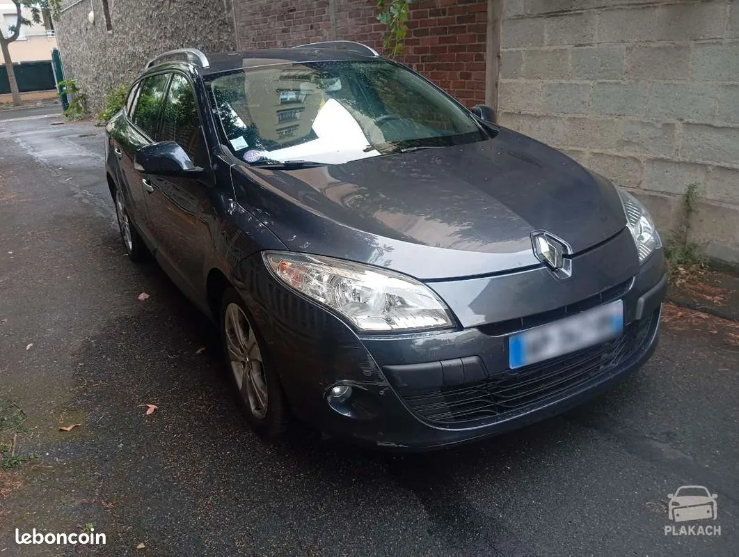 Renault Megane 2010 photo 2
