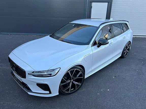 Volvo V60 2021 photo 2