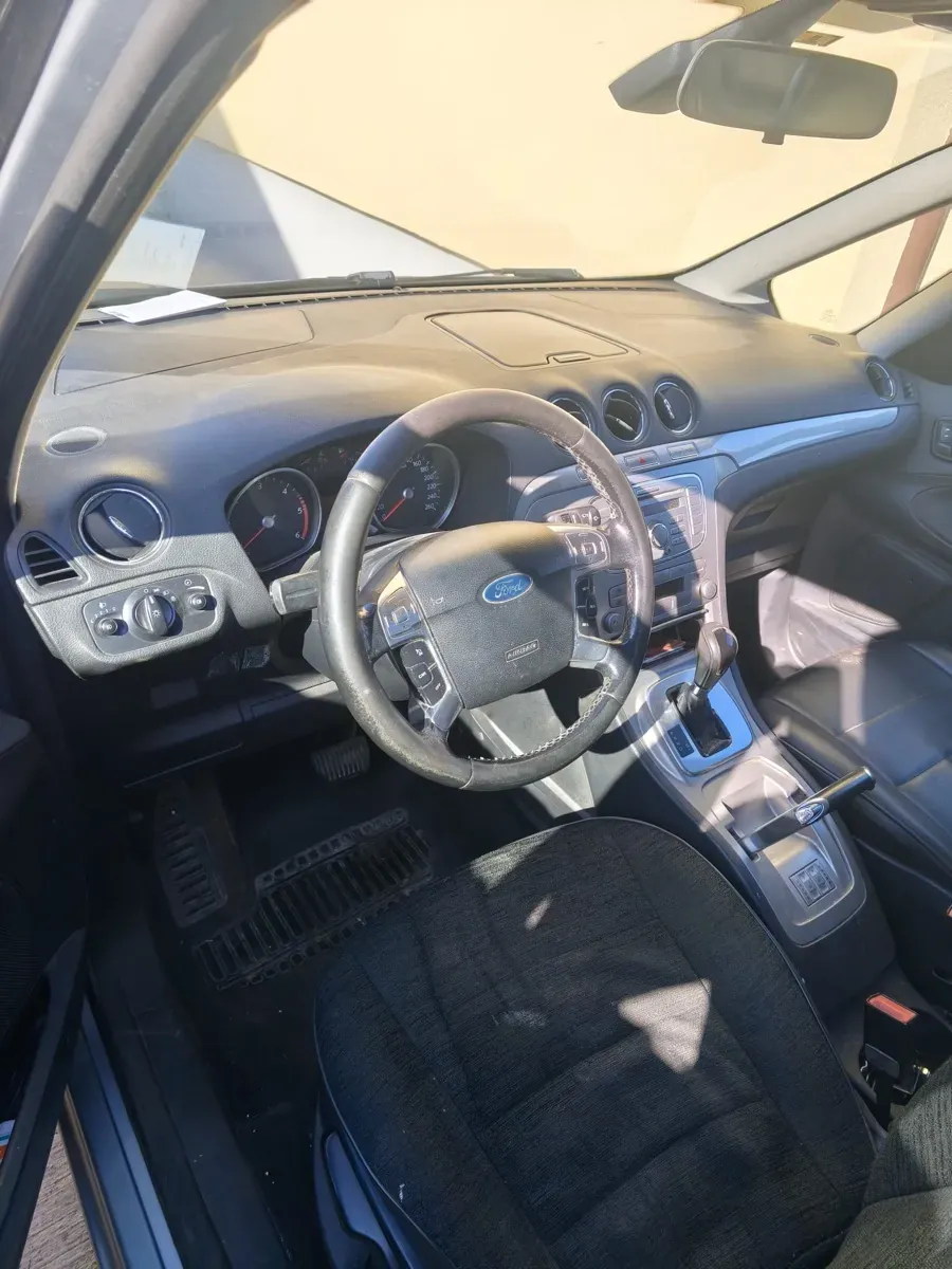 Ford Galaxy 2008 photo 2