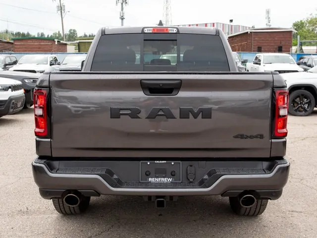 Ram 1500 Express Crew Cab 2026 photo 4