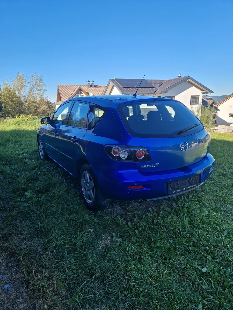 Mazda Mazda3 2004 photo 3