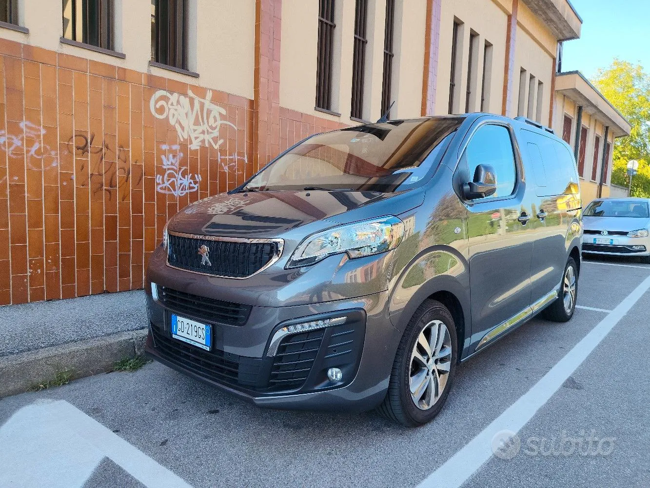 Peugeot Traveller 2021 photo 3