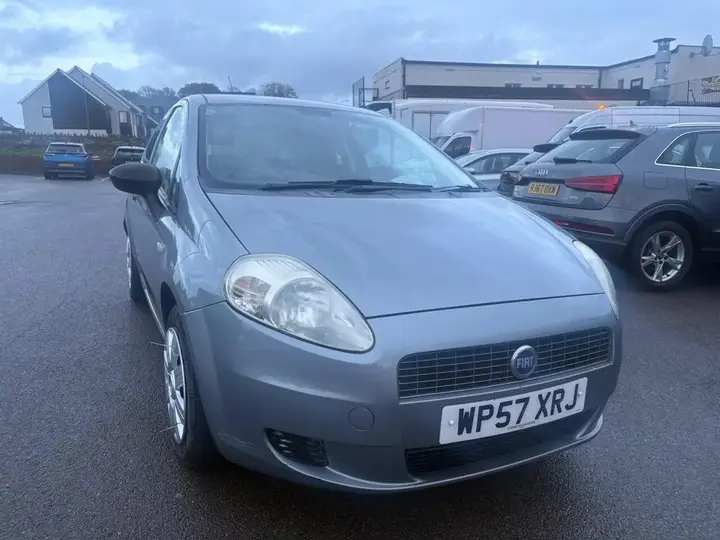 Fiat Grande Punto 2007 photo 2