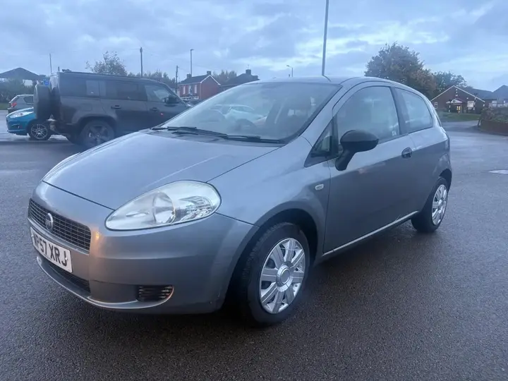 Fiat Grande Punto 2007 photo 4