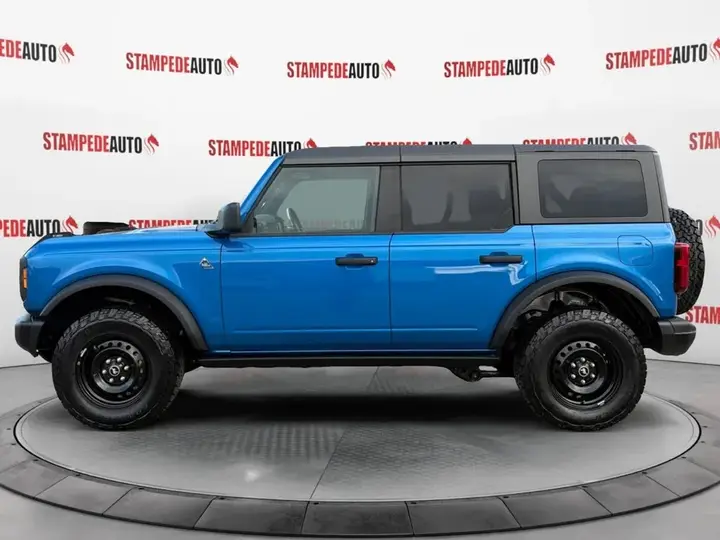 Ford Bronco 2023 photo 2