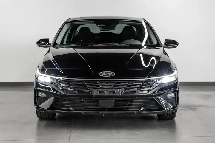 Hyundai Elantra 2025 photo 4