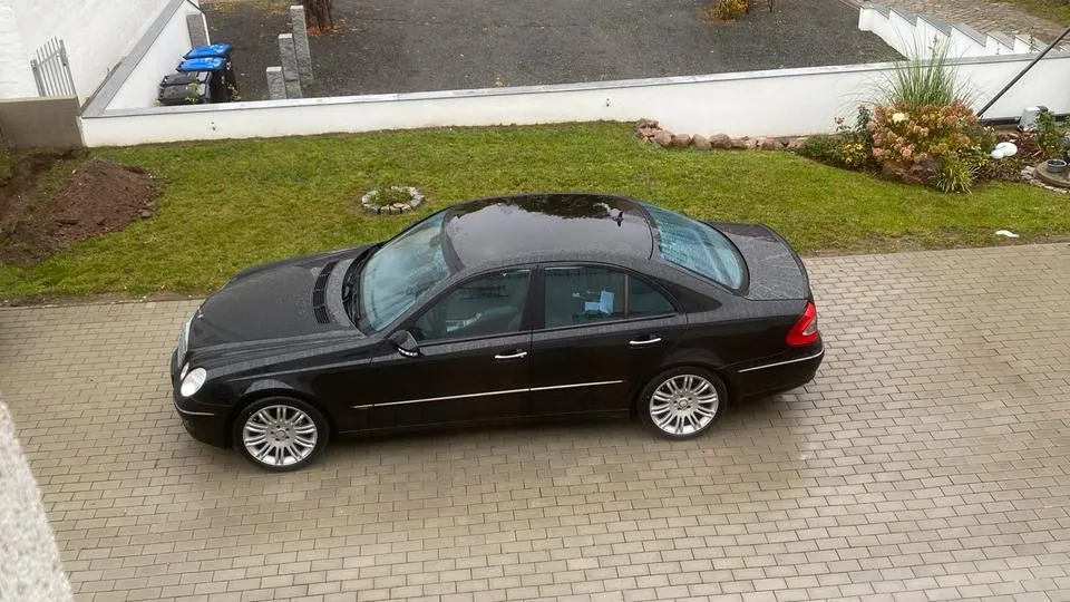Mercedes-Benz E200