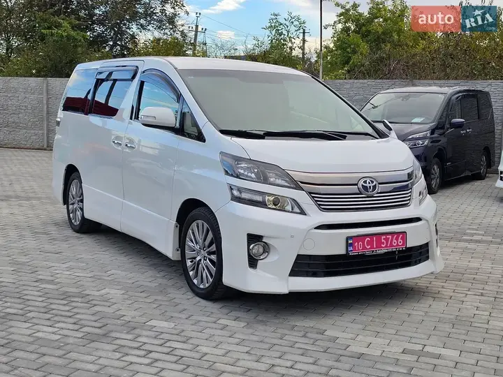 Toyota Vellfire 2013 photo 5
