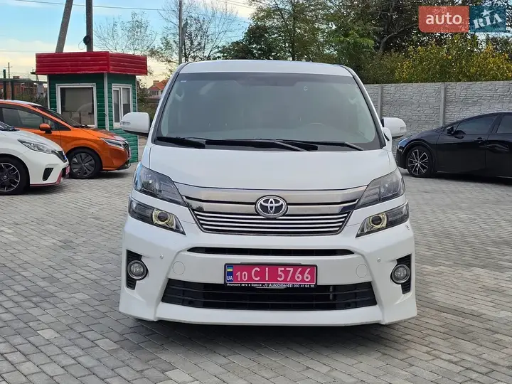 Toyota Vellfire 2013 photo 3