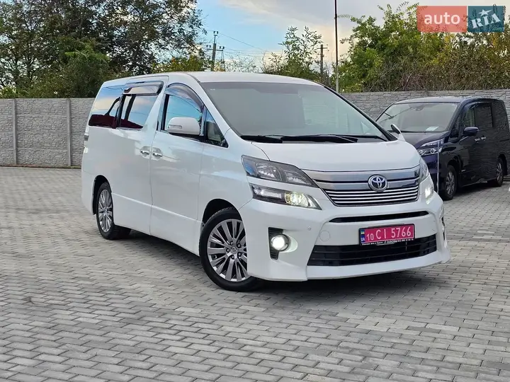 Toyota Vellfire 2013 photo 2