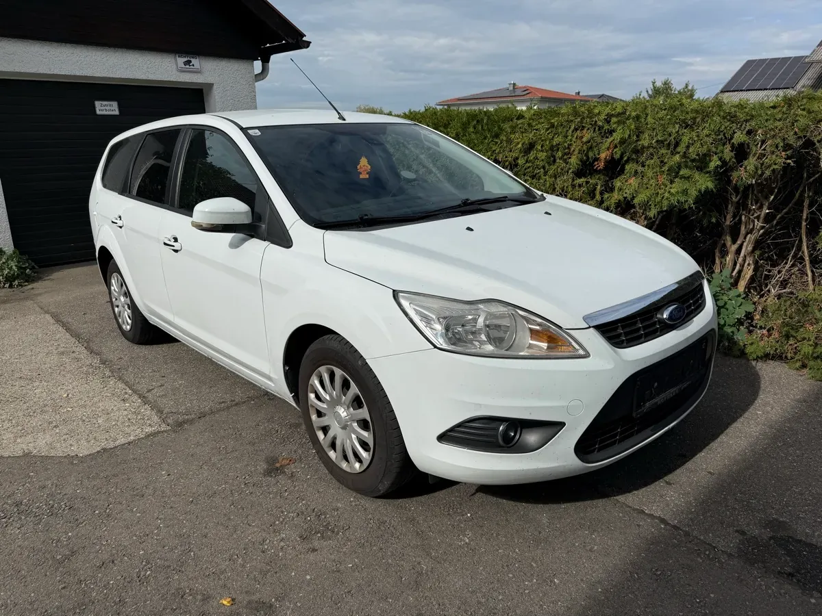 Ford Focus 2009 photo 2