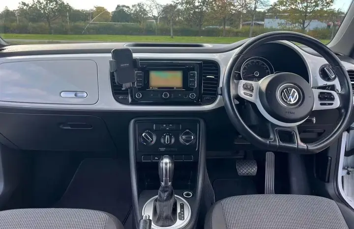 Volkswagen Beetle 2014 photo 2