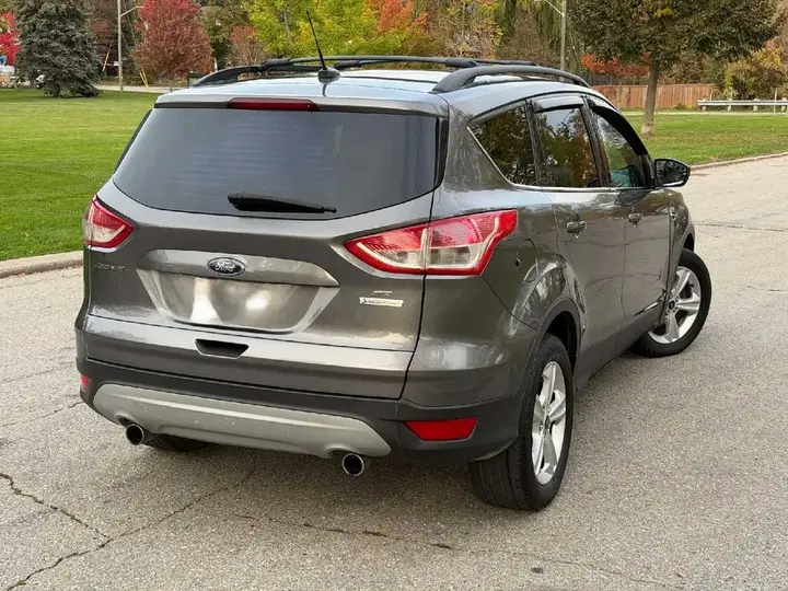 Ford Escape 2013 photo 2