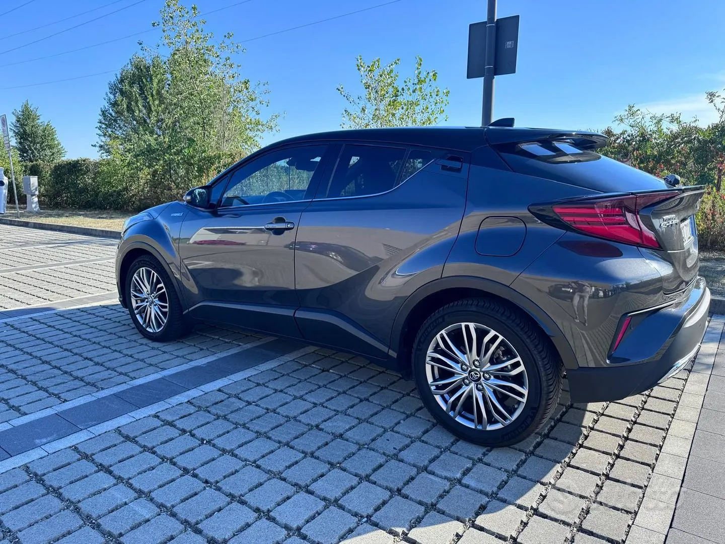 Toyota C-Hr 2021 photo 3