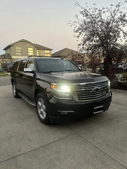 Chevrolet Suburban 2016 photo 2