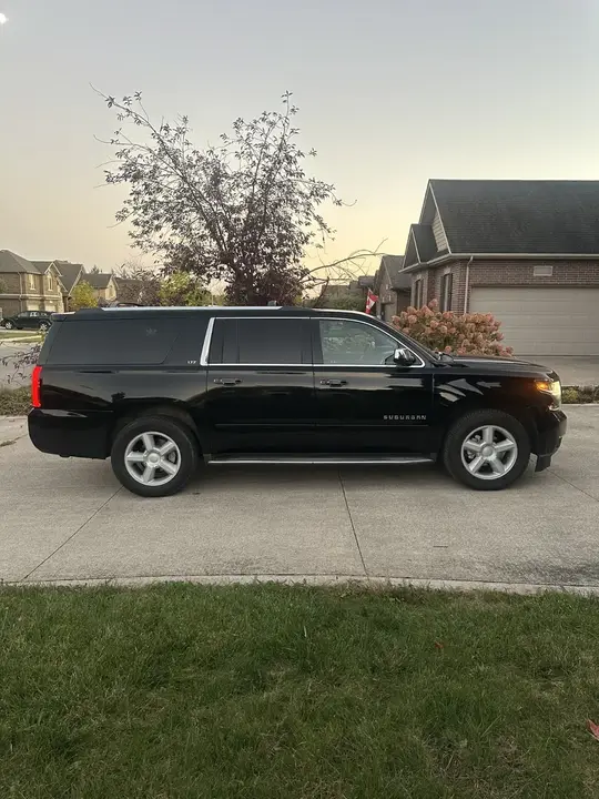 Chevrolet Suburban 2016 photo 3