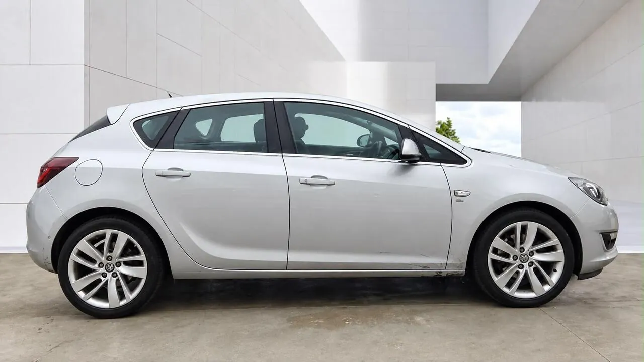 Vauxhall Astra 2014 photo 5